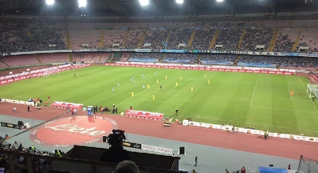 FOCUS - <i>Fuga dal San Paolo</i>: quasi il 20% di spettatori in meno nelle prime tre, &egrave; il peggior dato dell'era De Laurentiis! Caso biglietti: in curva prezzi alzati del 30%...