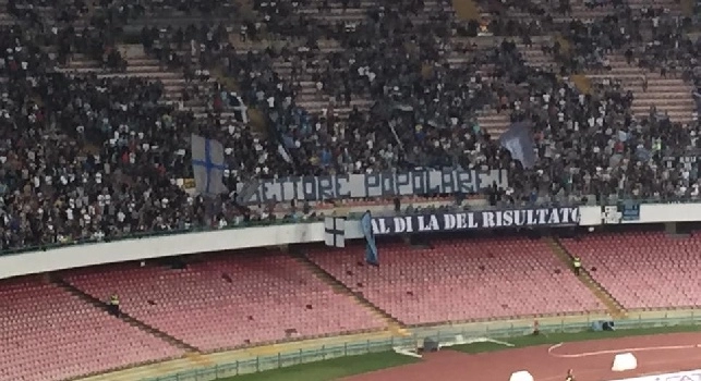Curva B, forti cori contro De Laurentiis: ma lo stadio si spacca in due