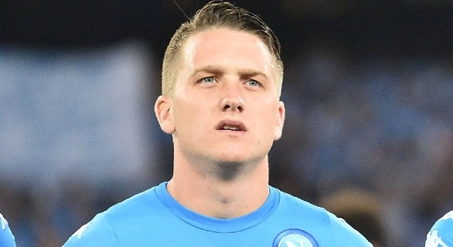 FOTO - Zielinski torna dalla Nazionale con la sua lei: lo scatto mano nella mano