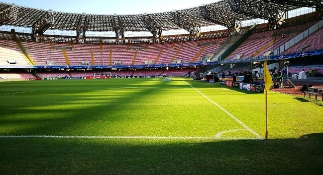 FOTO E VIDEO - Tutto pronto, il San Paolo è addobbato per la Champions. Il Benfica: Manca poco