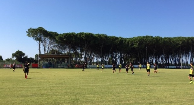 FOTO - SSC Napoli: Ora a CastelVolturno: match a campo ridotto...azzurri vs azzurrini!