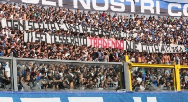 Da Bergamo: Petto nudo e guanti neri, tifosi del Napoli che offendono i bergamaschi: l'episodio più brutto della partita