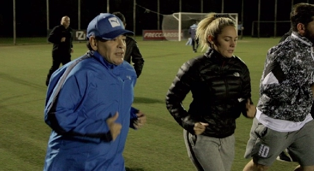 Maradona: De Laurentiis? Con lui c'è rispetto, possiamo continuare a parlare