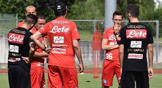 Giocare alle 15 una paradossale anomalia: niente rifinitura e abitudini alimentari diverse, ecco come sta preparando il match lo staff di Sarri