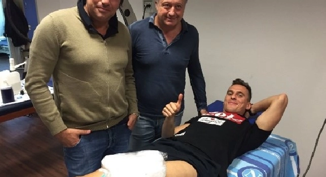 FOTO - Prime terapie a Castel Volturno per Milik con il dottor De Nicola