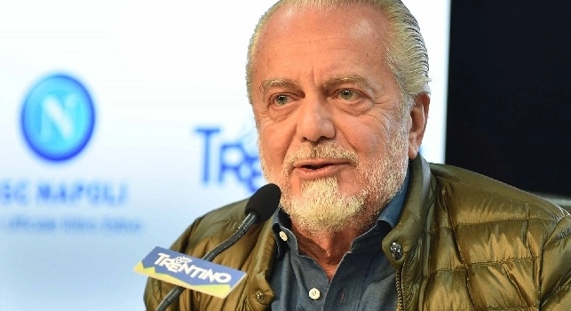 FOTO - De Laurentiis con Zola e Krol: Bellissima visita al San Paolo, due grandi campioni