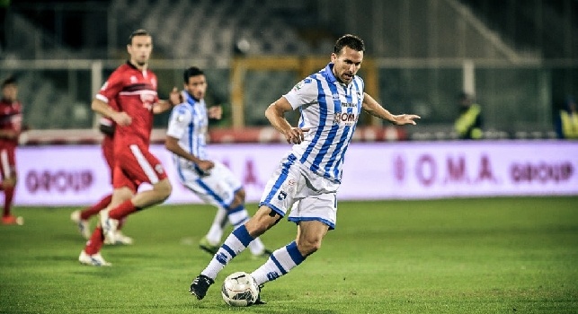 Crotone - Pescara, 2-1 il finale: a segno anche l'ex azzurro Campagnaro. Due espulsioni in campo