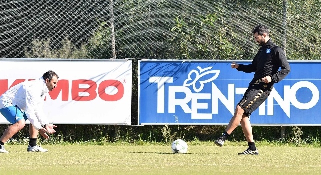 Castelvolturno, azzurri al lavoro per Udinese-Napoli: Albiol torna ad allenarsi coi compagni