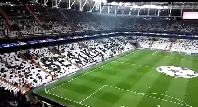 VIDEO - Tifosi del Besiktas provocano i napoletani nel post partita: Juve! Juve! Juve!