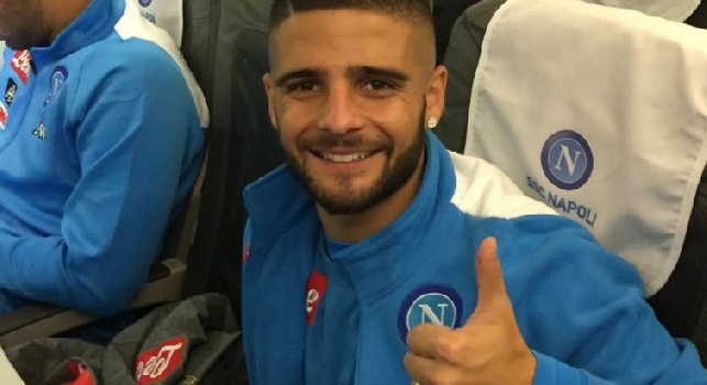 FOTO - Rientra il Napoli in aereo da Udine: che sorriso di Insigne!