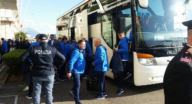 VIDEO ESCLUSIVO - La Dinamo Kiev arriva sul Lungomare, solo qualche tifoso ucraino presente
