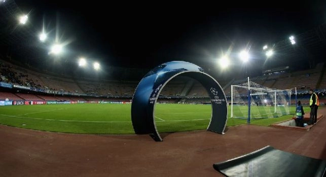 Lo stadio San Paolo allestito per la Champions League