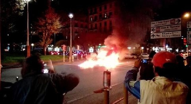 Tifoso incendia taxi prima di Napoli-Dinamo Kiev, la richiesta danni arriva al taxista