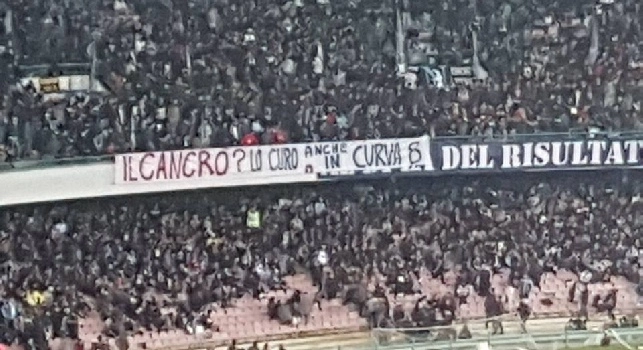 FOTO CN24 - Splendida iniziativa al San Paolo: Il cancro? Lo curo anche in Curva B...