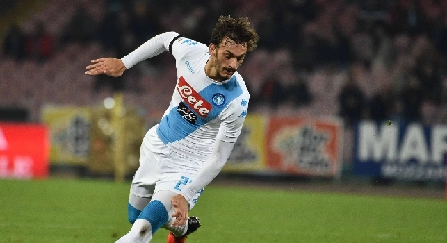 FOTO - Pranzo relax dopo la vittoria con l'Inter: Gabbiadini si gode una pizza in centro da Sorbillo