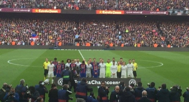VIDEO - Barcellona-Real Madrid, minuto di silenzio da brividi per ricordare le vittime della Chapecoense