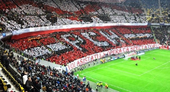 Lo Steaua Bucarest non esiste più, il più grande club rumeno ripartirà dalla quarte serie ed il tifo si divide: la situazione