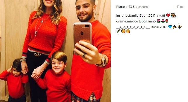 Famiglia Insigne 'tutta in rosso' su Instagram: Buon 2017 a tutti [FOTO]
