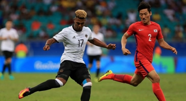 Gnabry, il padre allontana le voci di mercato: Resterà al Werder Brema per almeno altri tre anni