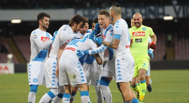 Napoli-Sampdoria, le pagelle: Tonelli in <i>Paradiso</i>, Jorginho <i>poco utile</i>! Strinic convince, Gabbiadini che <i>ginocchiata</i>!