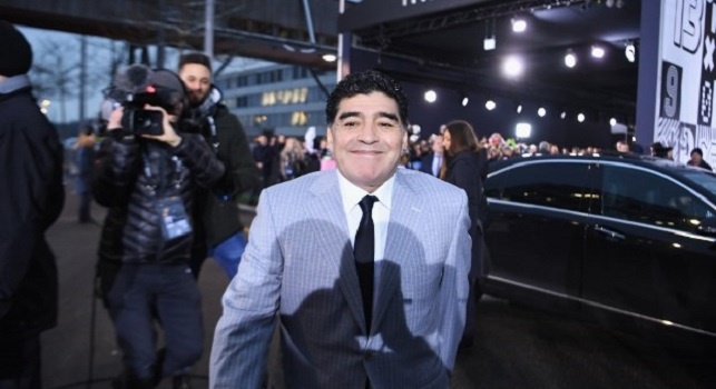 Napoli attende l'arrivo di Maradona: al San Carlo ci sarà anche l'incontro con De Laurentiis