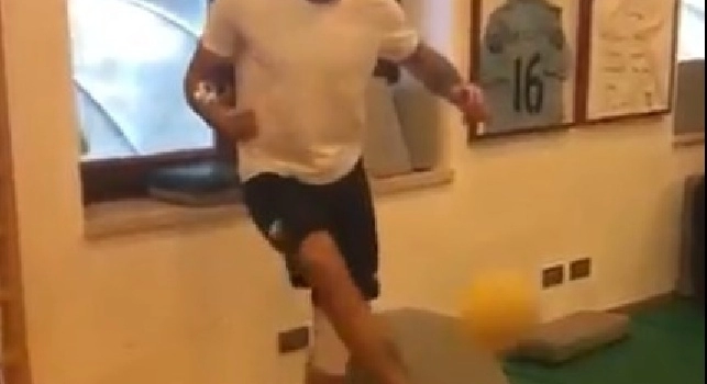 Operato al crociato, Perin torna gi&agrave; a lavorare con la palla dopo soli tre giorni! (VIDEO)