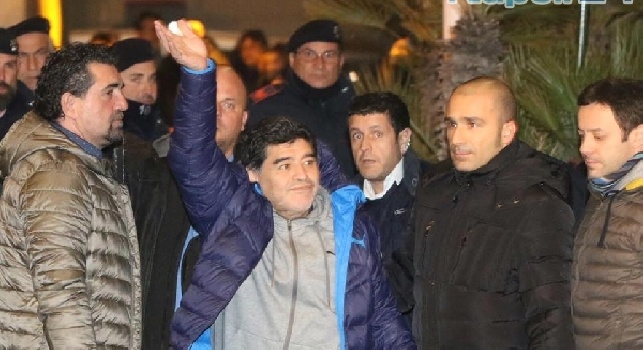 <i>Ciro a Mergellina</i>, il proprietario: Quando Maradona veniva gli altri clienti andavano in estasi: foto, autografi e bimbi che correvano. Ho anche giocato con lui e Ferrara