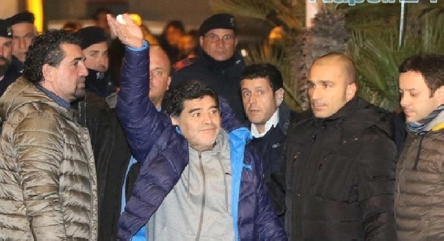 <i>Ciro a Mergellina</i>, il proprietario: Quando Maradona veniva gli altri clienti andavano in estasi: foto, autografi e bimbi che correvano. Ho anche giocato con lui e Ferrara