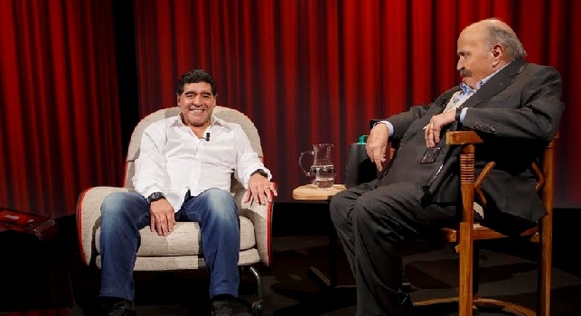 'L'intervista' con Maurizio Costanzo, promo emozionante di Maradona: Mamma ro carmn (VIDEO)