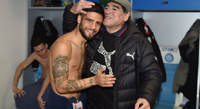 Insigne e quell'abbraccio con Maradona a Castelvolturno (FOTO)