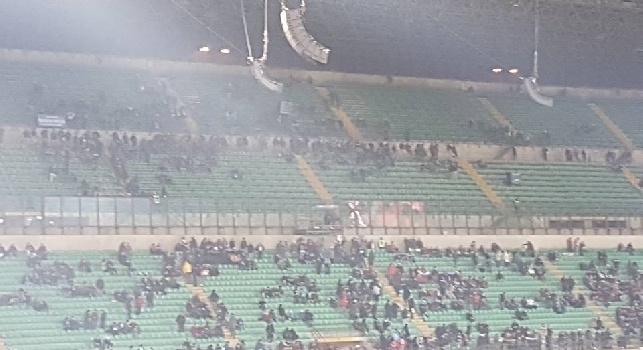 Milan-Napoli, Settore Ospiti ancora semi-vuoto a più di un'ora dal match: ecco lo scatto [FOTO CN24]