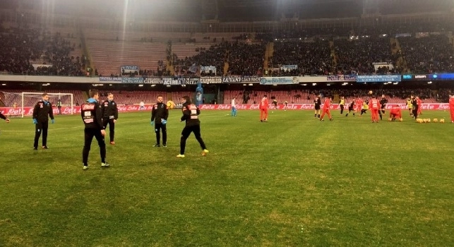 Napoli-Fiorentina, squadre in campo per il riscaldamento: ecco gli azzurri! [FOTO]
