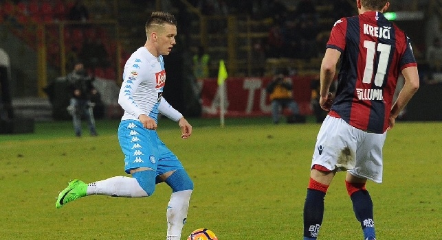 Napoli-Genoa 1-0, Zielinski incorona la magnifica prestazione con un gol da fuori area (VIDEO)