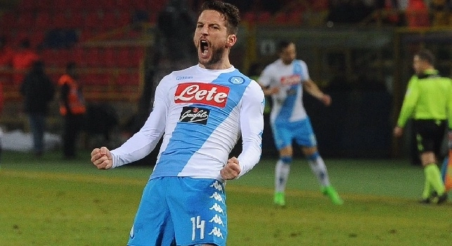 Geniale Mertens: nessun bolognese gli d&agrave; una mano, lui si rialza cos&igrave; [VIDEO]