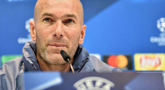 Real Madrid, tegola confermata per Zidane: Varane non ci sarà con il Napoli. Bale pronto a tornare