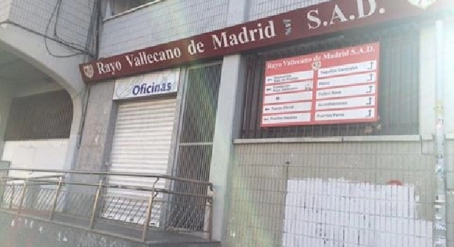 Il Napoli trova casa a Madrid: gli azzurri si allenano al Campo de Futbol de Vallecas [FOTO]