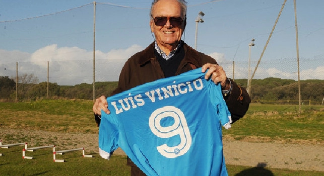 Vinicio risposa Flora dopo sessant&rsquo;anni, la storia nata in Brasile e cresciuta a Napoli