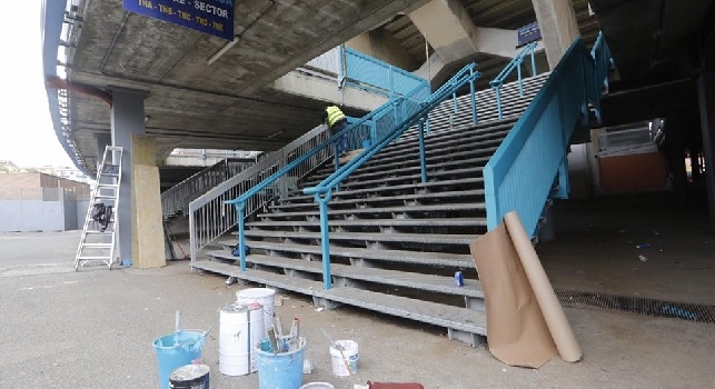 San Paolo, riverniciata la scala d'ingresso per i tifosi [FOTO CN24]