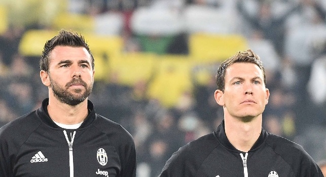 Lichtsteiner: Scudetto? Il Napoli sta facendo bene, ma non è abituato a vincere e quando aumenta la pressione è difficile mantenere lo stesso ritmo