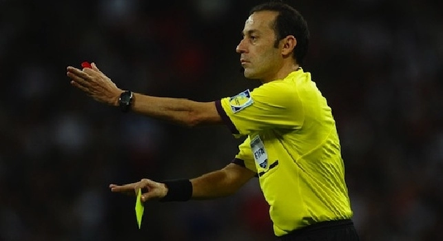 Moviola Barcellona-Napoli, Gazzetta boccia l'arbitro Cakir: irregolare l'1-0 di Lenglet, non c'è traccia del tocco di mano sulla rete annullata a Messi