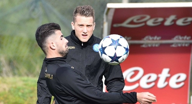 Elseid Hysaj e Piotr Zielinski
