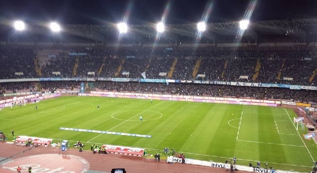 Napoli-Juventus, prevendita a razzo: esauriti Curva B e Distinti superiori. Si va verso il sold out!