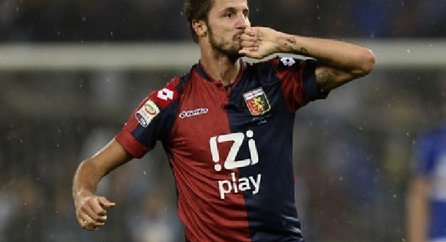 Antonini esulta dopo un gol con il Genoa