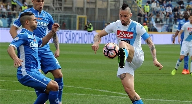 Hamsik: Non sar&agrave; facile per Higuain stasera. Vogliamo battere la Juve dopo la vittoria della Roma