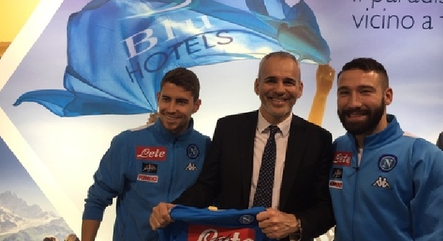 Jorginho e Tonelli presenti alla presentazione della partnership tra Napoli e BMT, tanti i tifosi presenti