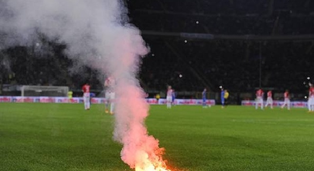 Rigore per l'Italia, esplode la rabbia dei tifosi albanesi [VIDEO]