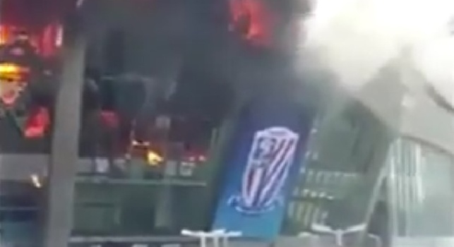 Terrore in Cina, in fiamme lo stadio di Tevez e Guarin! [VIDEO]