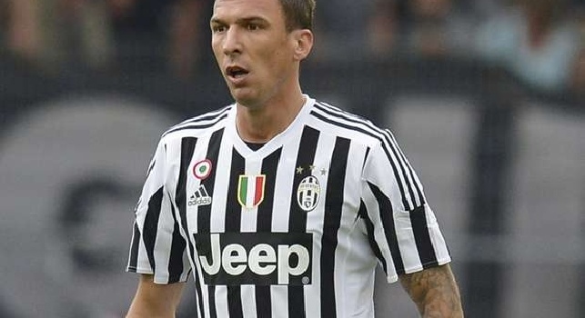 Juventus, infiammazione al ginocchio per Mandzukic: lo staff medico valuta i tempi di recupero