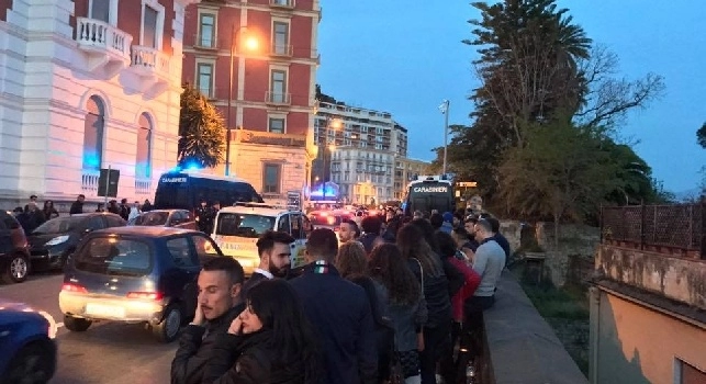Hotel Parker's blindato in attesa della Juve: inavvicinabile a decine di metri di distanza, pochi tifosi presenti [FOTOGALLERY CN24]