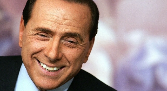 Berlusconi: Sono un napoletano nato al Nord, forza Napoli! [VIDEO]